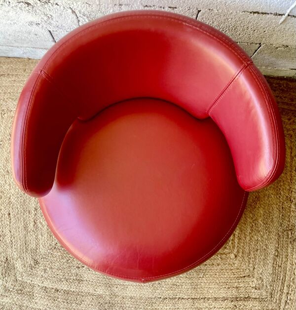 Fauteuil Curl en cuir rouge par Roche Bobois