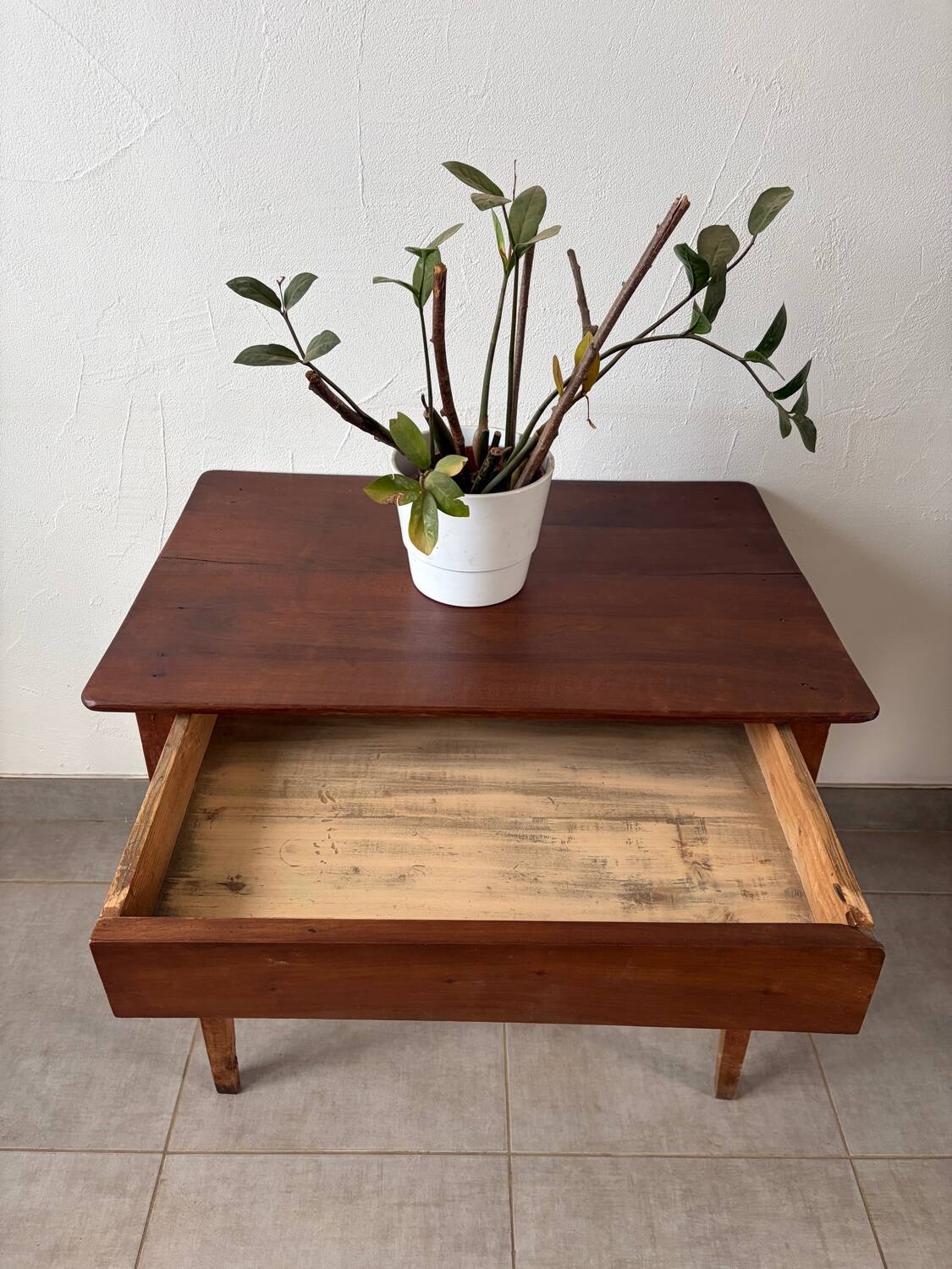 Charming vintage table/desk
