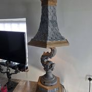 Monumental lamp with a dolphin in cast iron and lead scales - 110cm