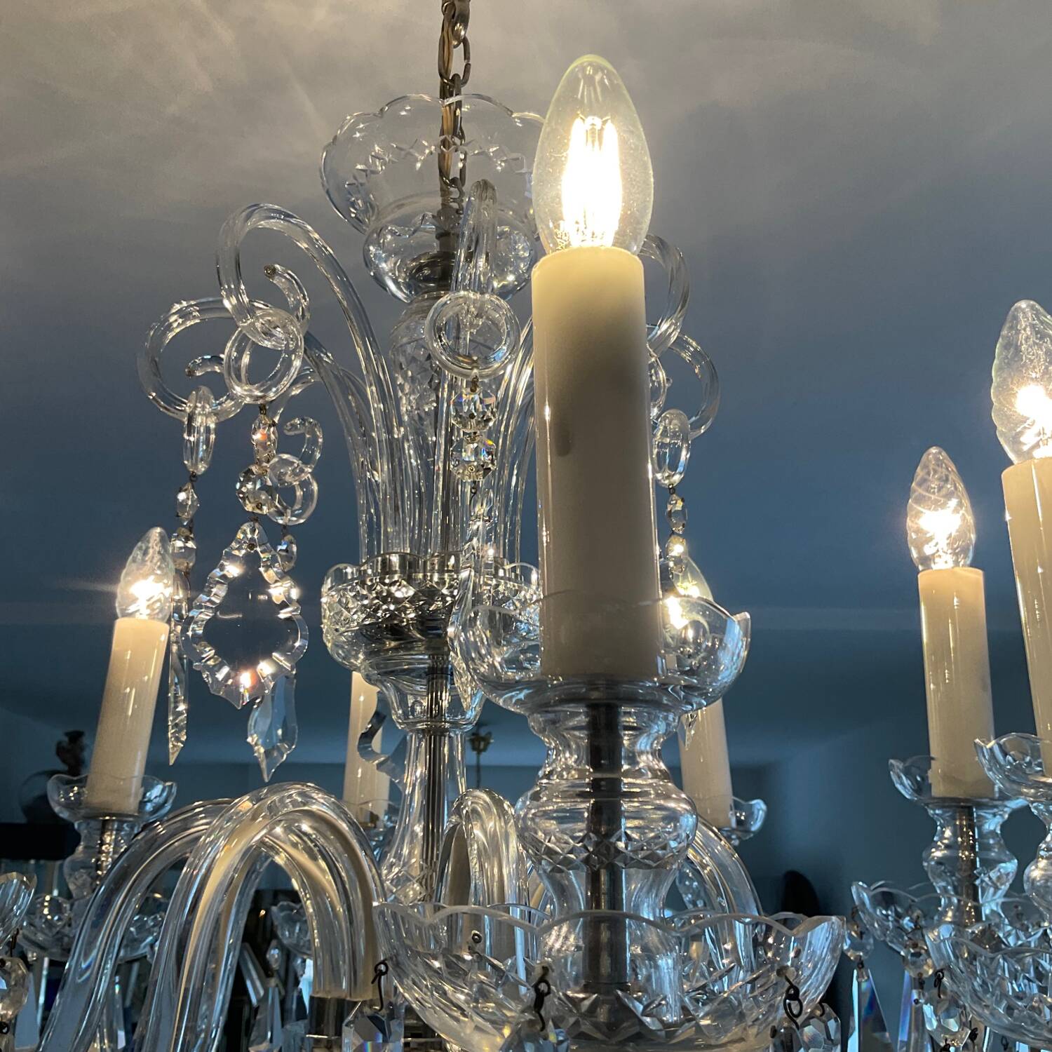 Ancien Lustre en cristal de Bohème 8 bras