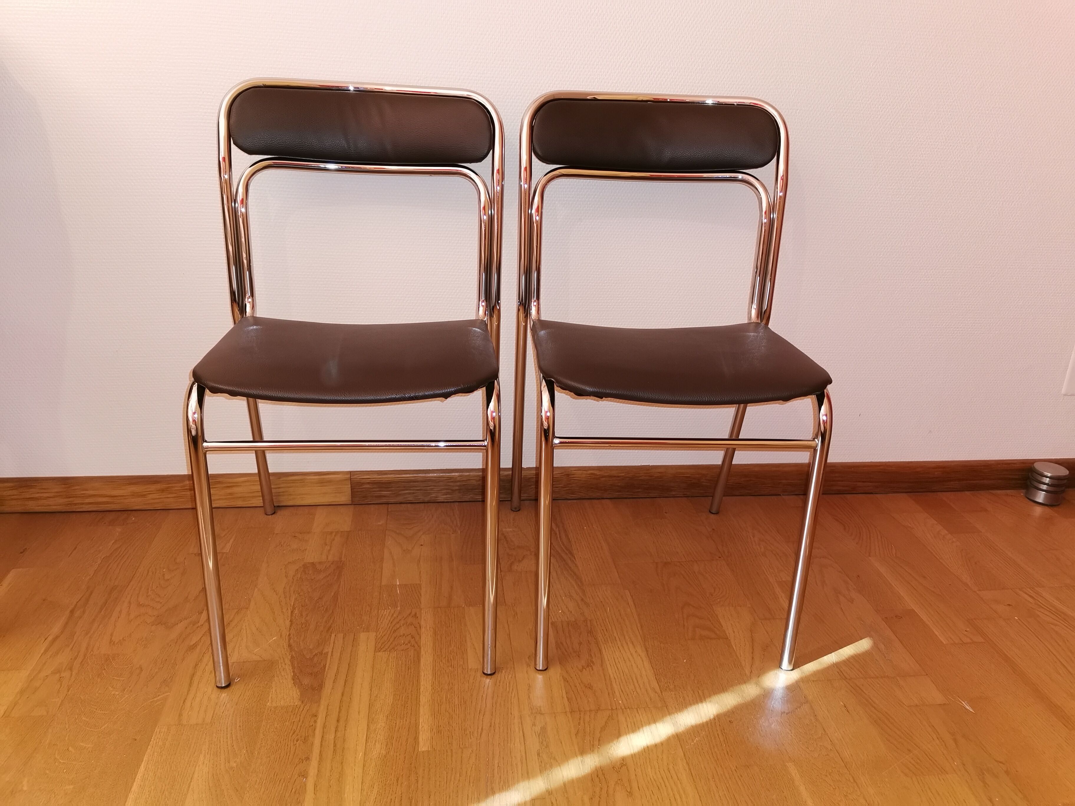 Paire de chaises vintage métal chromé