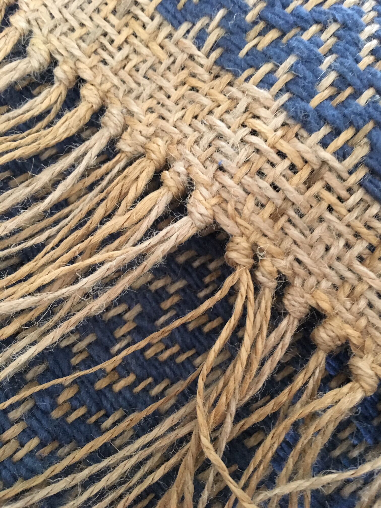 Hemp and wool woven carpet - 132x72cm