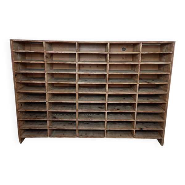 Meuble de métier en bois trieur 50 casiers