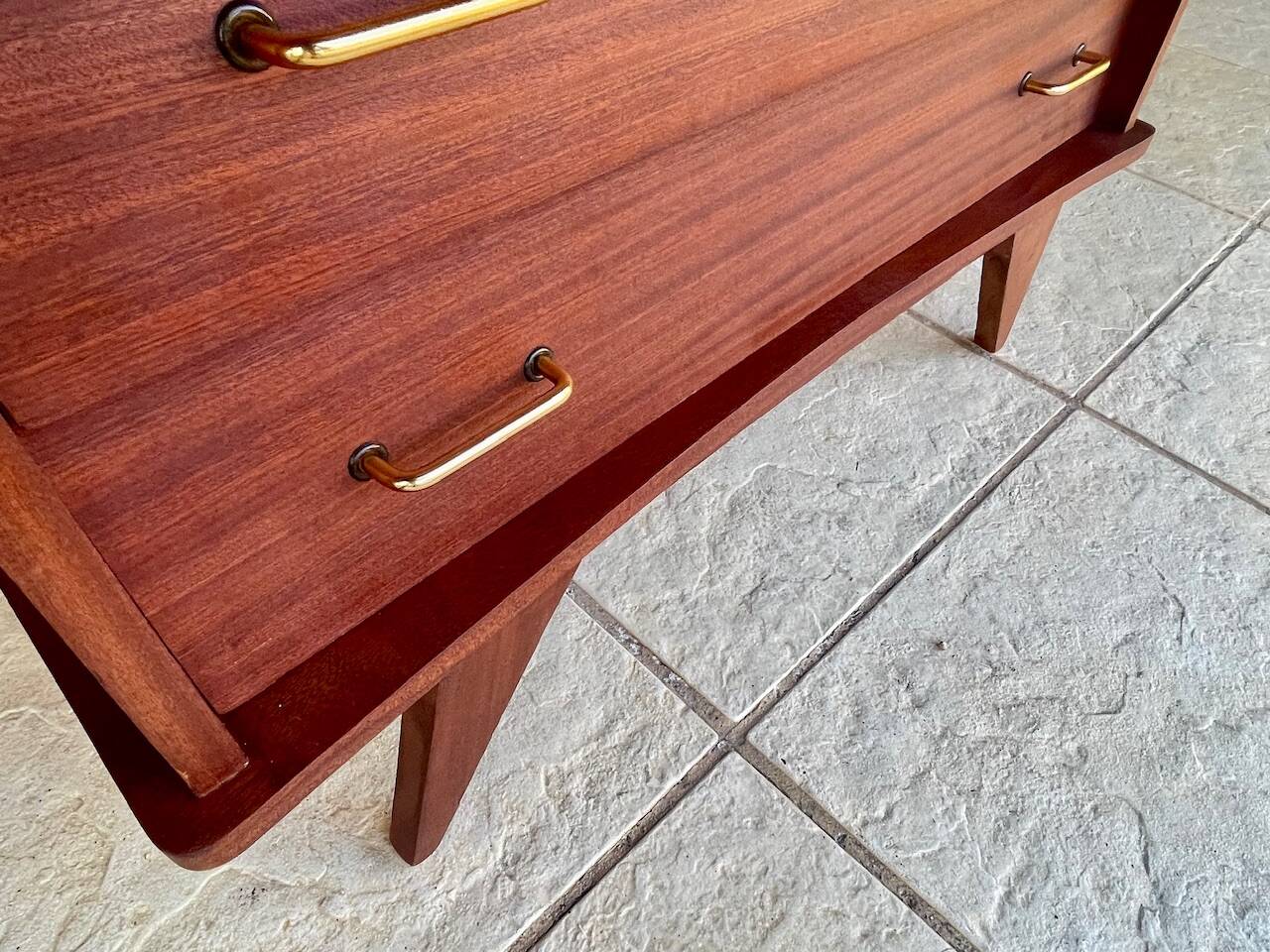 Vintage chest of drawers with 4 drawers, splayed legs circa 1960s