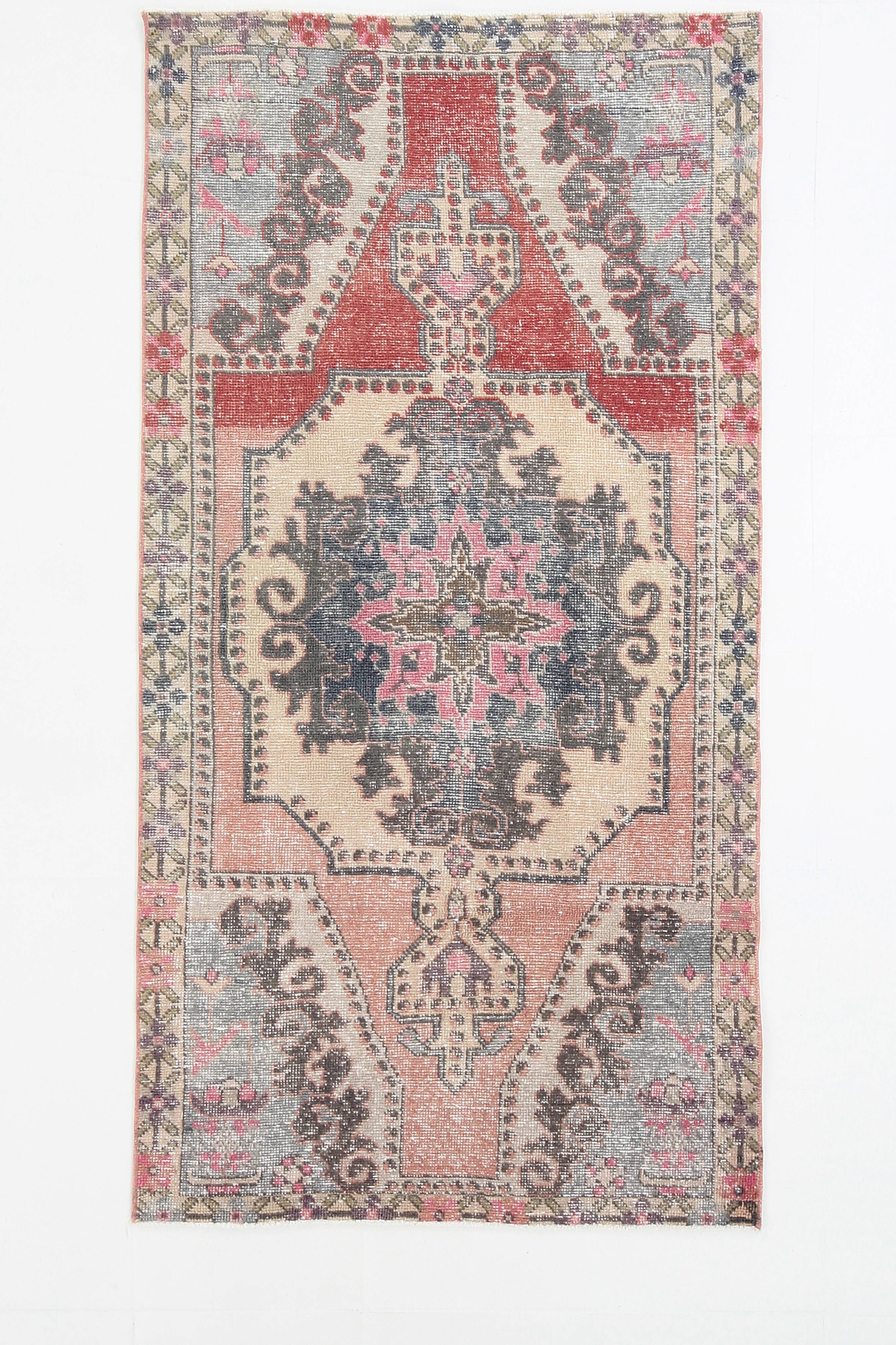 Oriental rug 118x238cm
