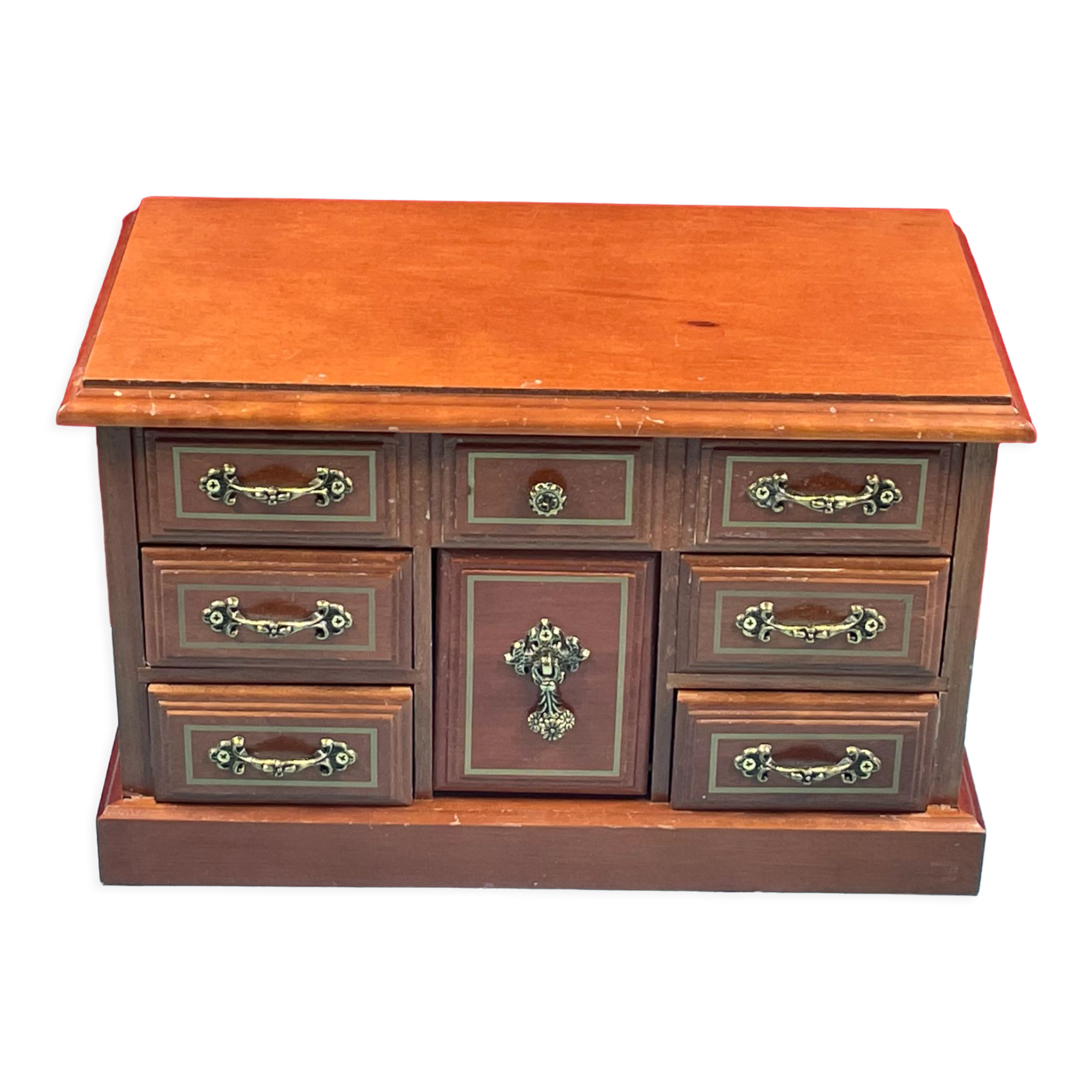 Jewelry box