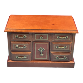 Jewelry box