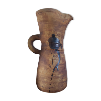 Pottery pitcher of the Dove