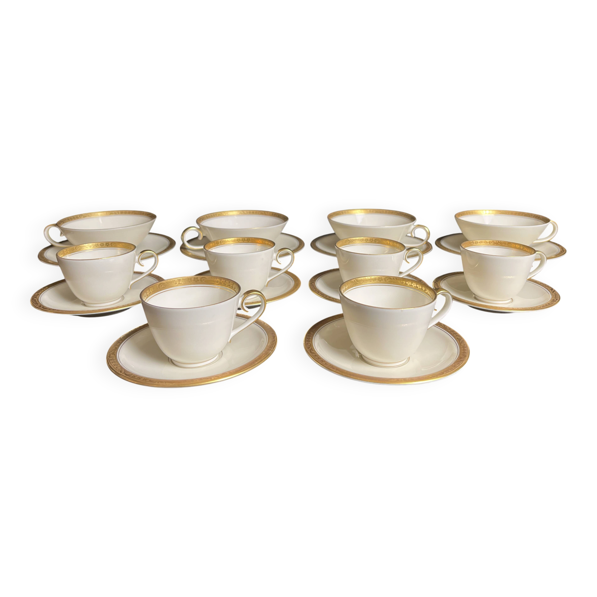 Coffee and tea service set in fine porcelain from Bavaria, around 1950.