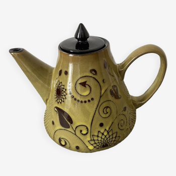 Conical shaped porcelain teapot