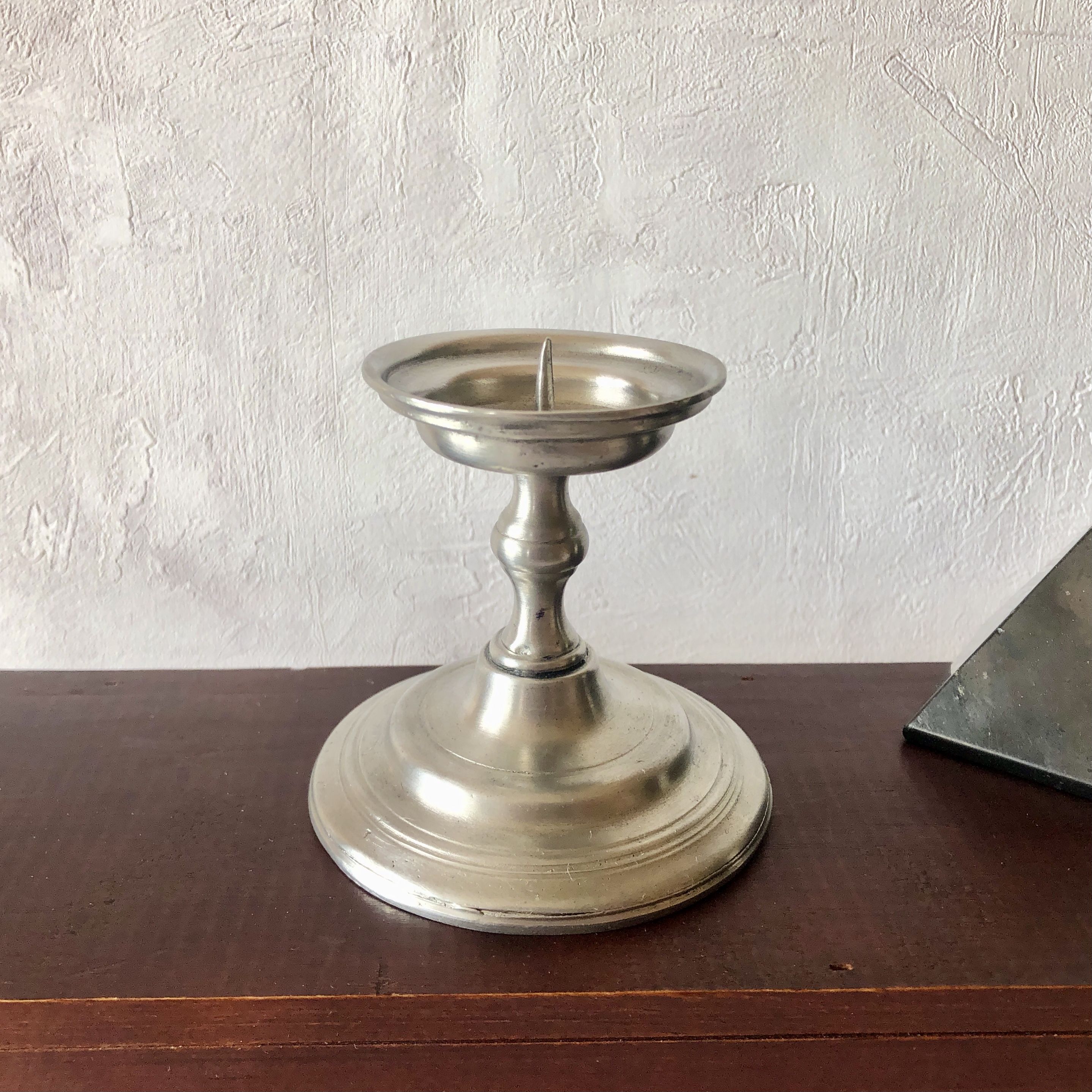 Candle holder prick candle in tin punch lion standing