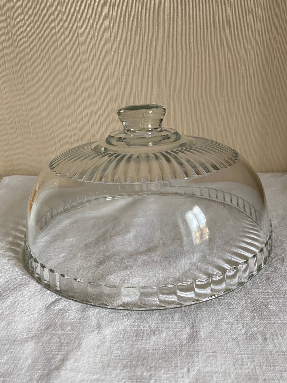 Molded glass cake bell