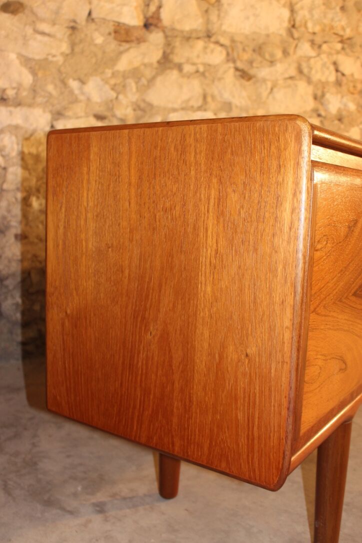 Sideboard vintage in teak and Rosewood, Scandinavian style by White & Newton