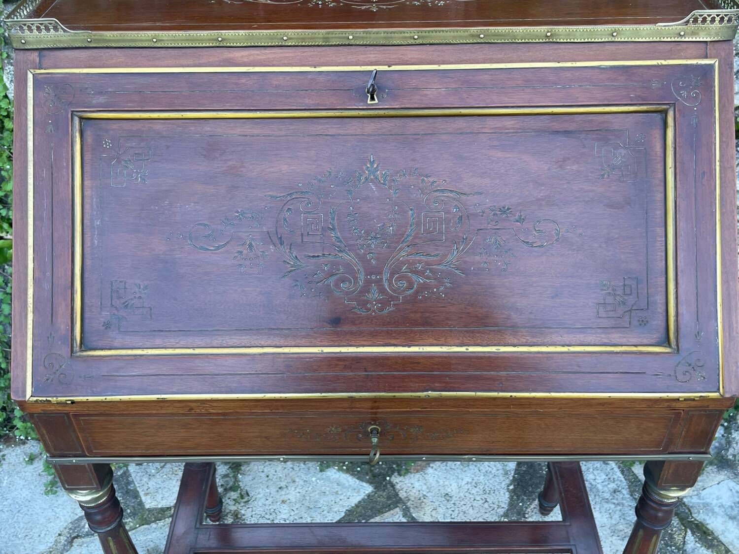 Small lady's secretary in mahogany and gilded brass from the Napoleon III period.