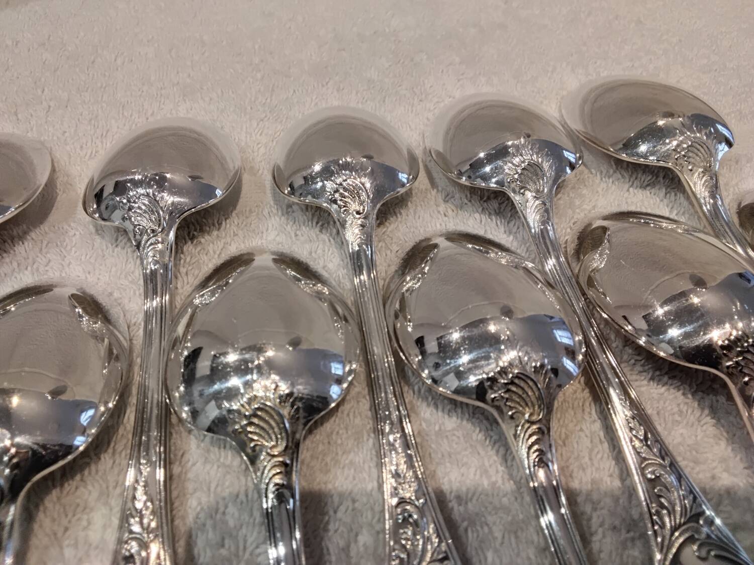 12 silver plated soup spoons by Christofle Marly, 20.6 cm