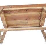 Table  en bois massif  en  chêne et plateau en pin.
