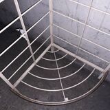 Metal corner shelf