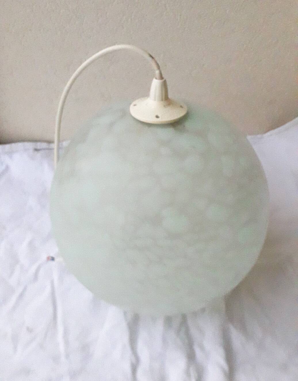 Glass ball suspension