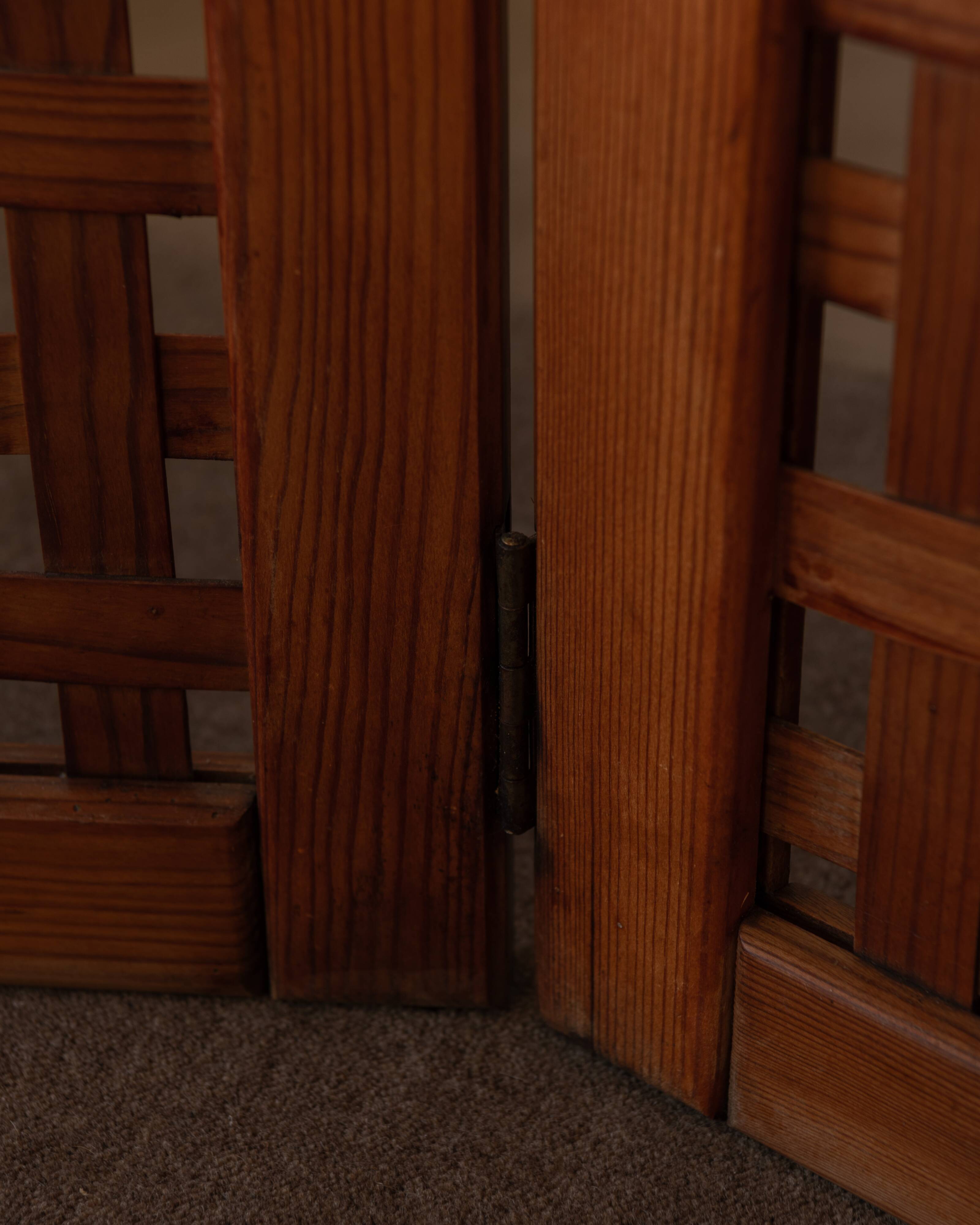 Paravent vintage en bois à 3 panneaux ajourés · Paravent pliant en pin (135 cm)