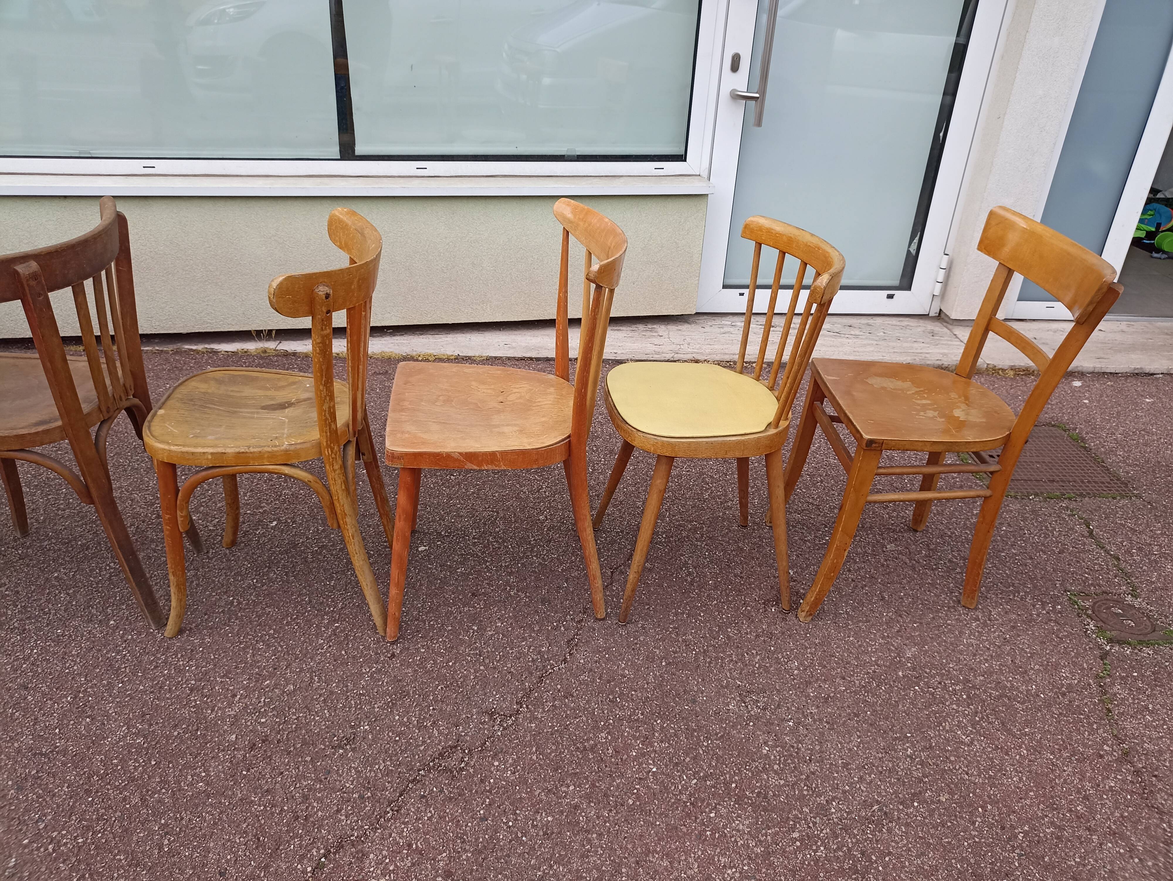 Set of 8 mismatched wooden bistro chairs - vintage
