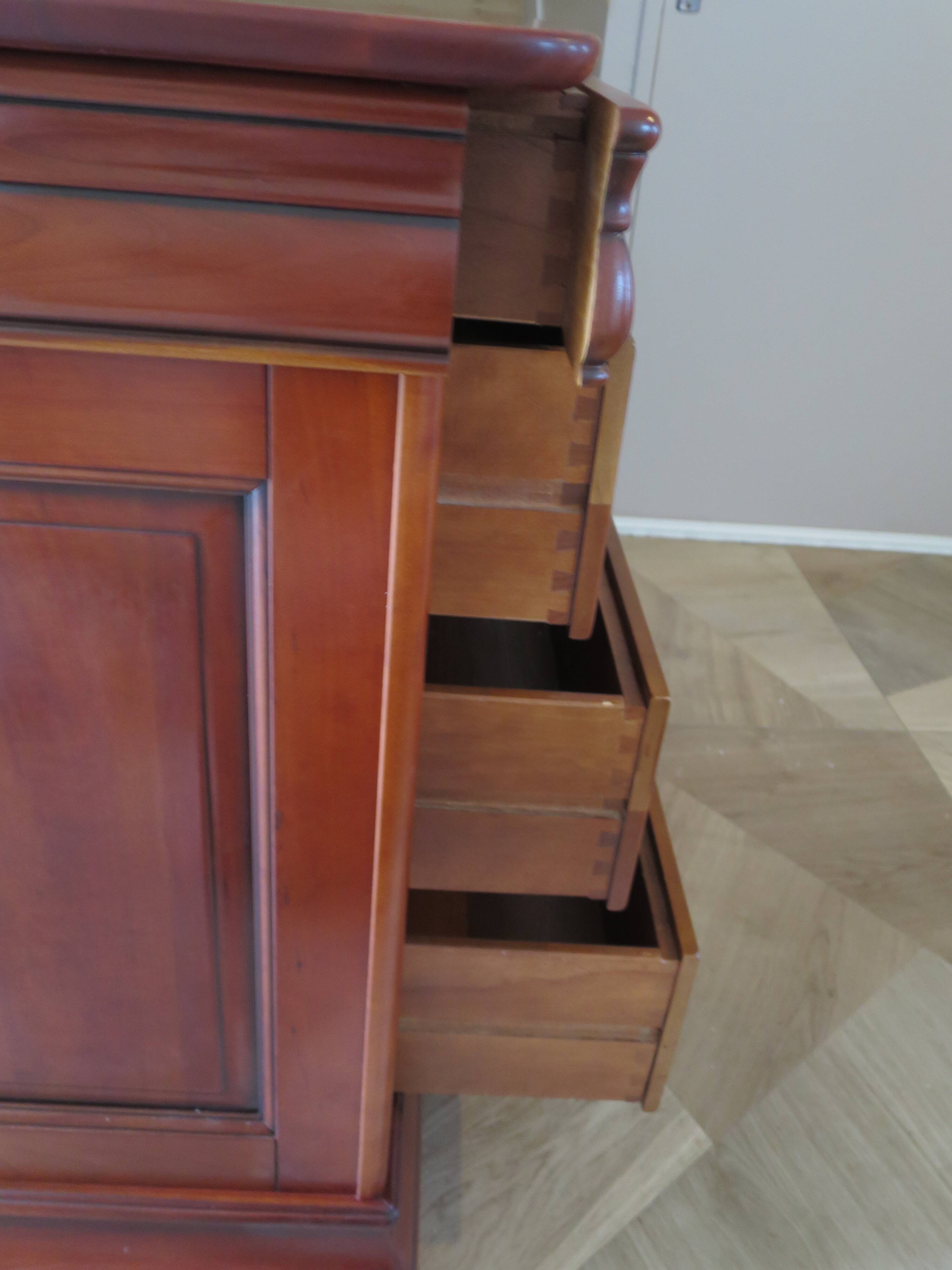 Cherrywood chest of drawers with ogee – 4 drawers – 80s – Louis Philippe style
