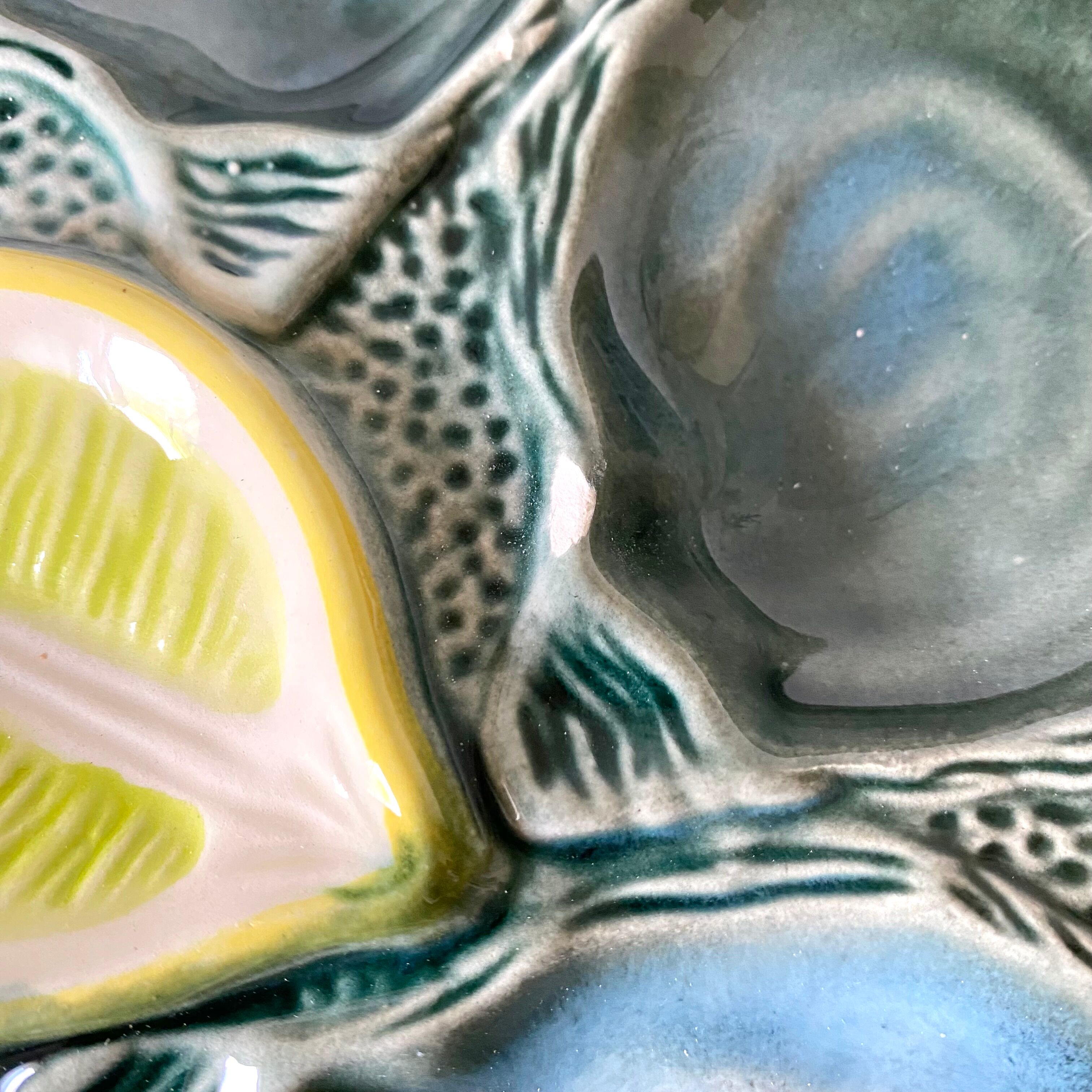 Oyster plates in St Clément slip