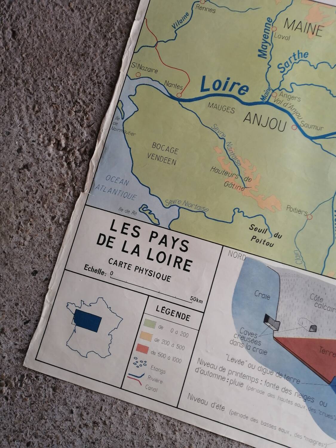 Vintage school map mdi france brittany, vendée, pays de la loire.