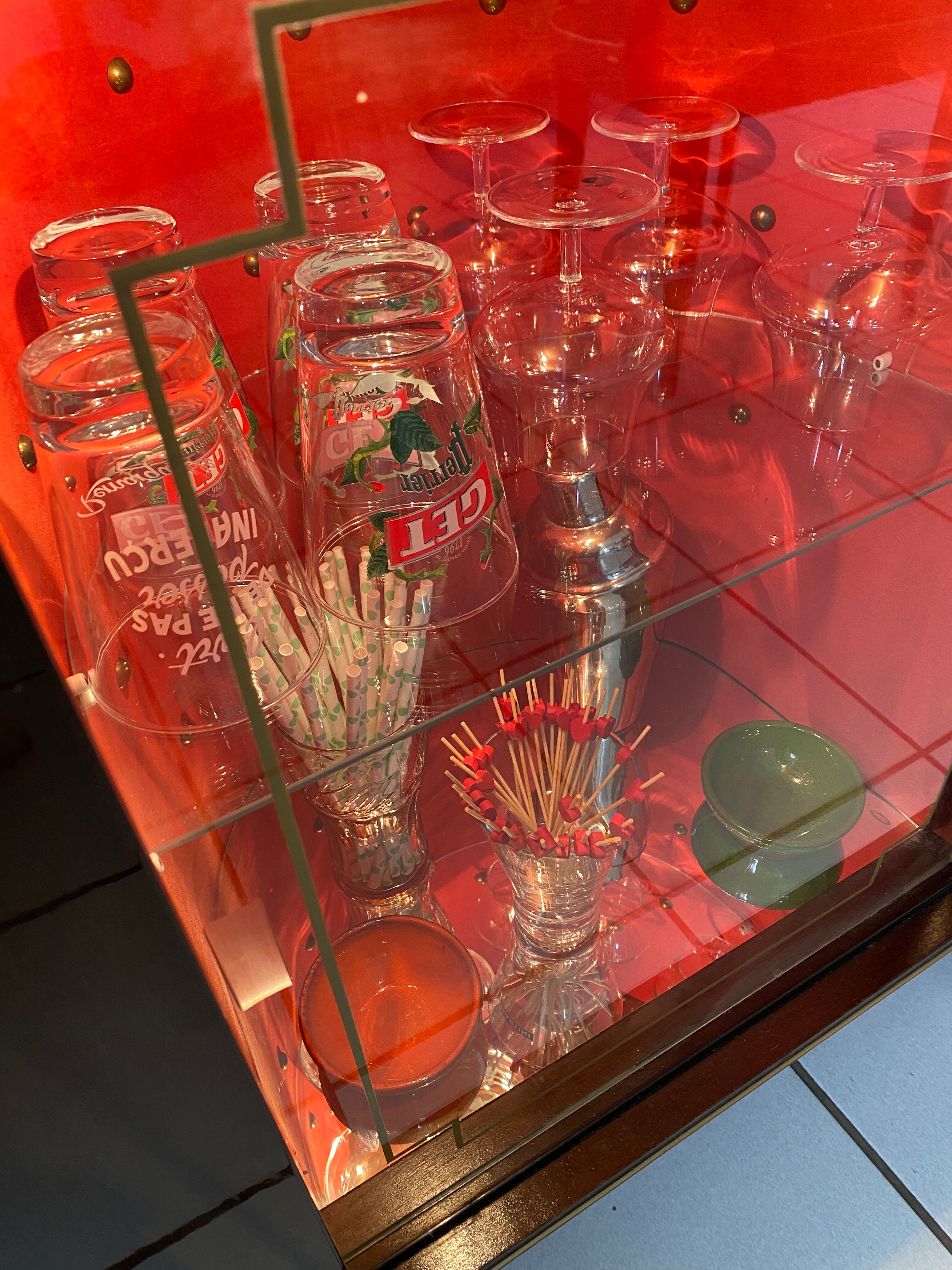 Illuminated window bar