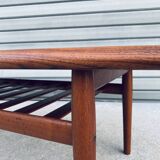 Table basse danoise en teck GJ106 de Grete Jalk