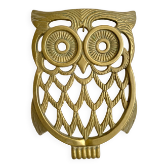 Golden brass owl to pose or hang