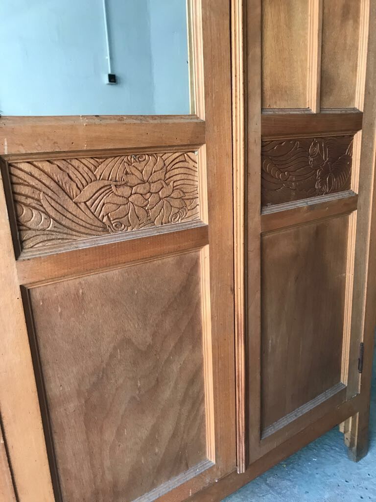 Armoire style art déco