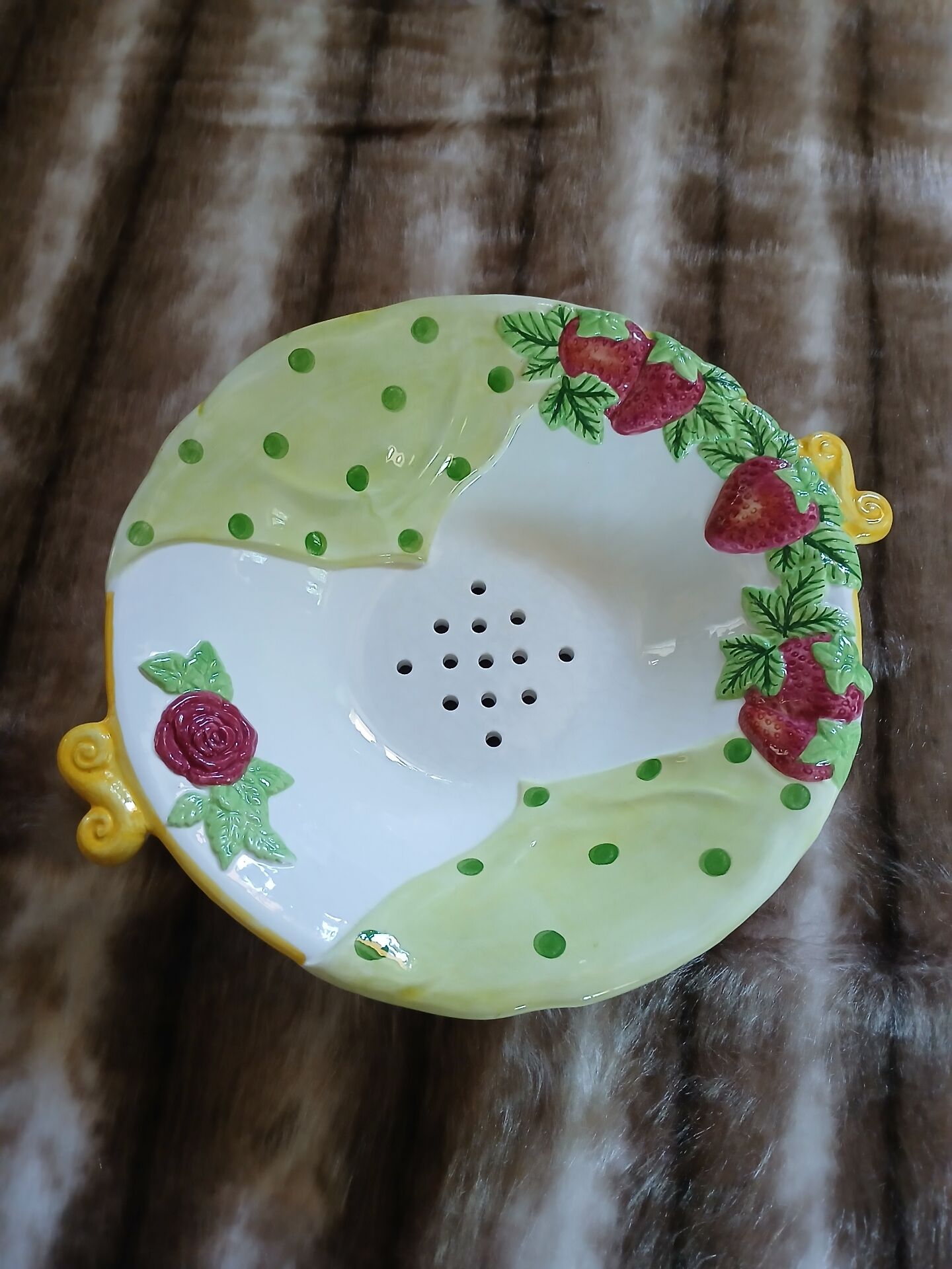 Plat / Egouttoir en barbotine 