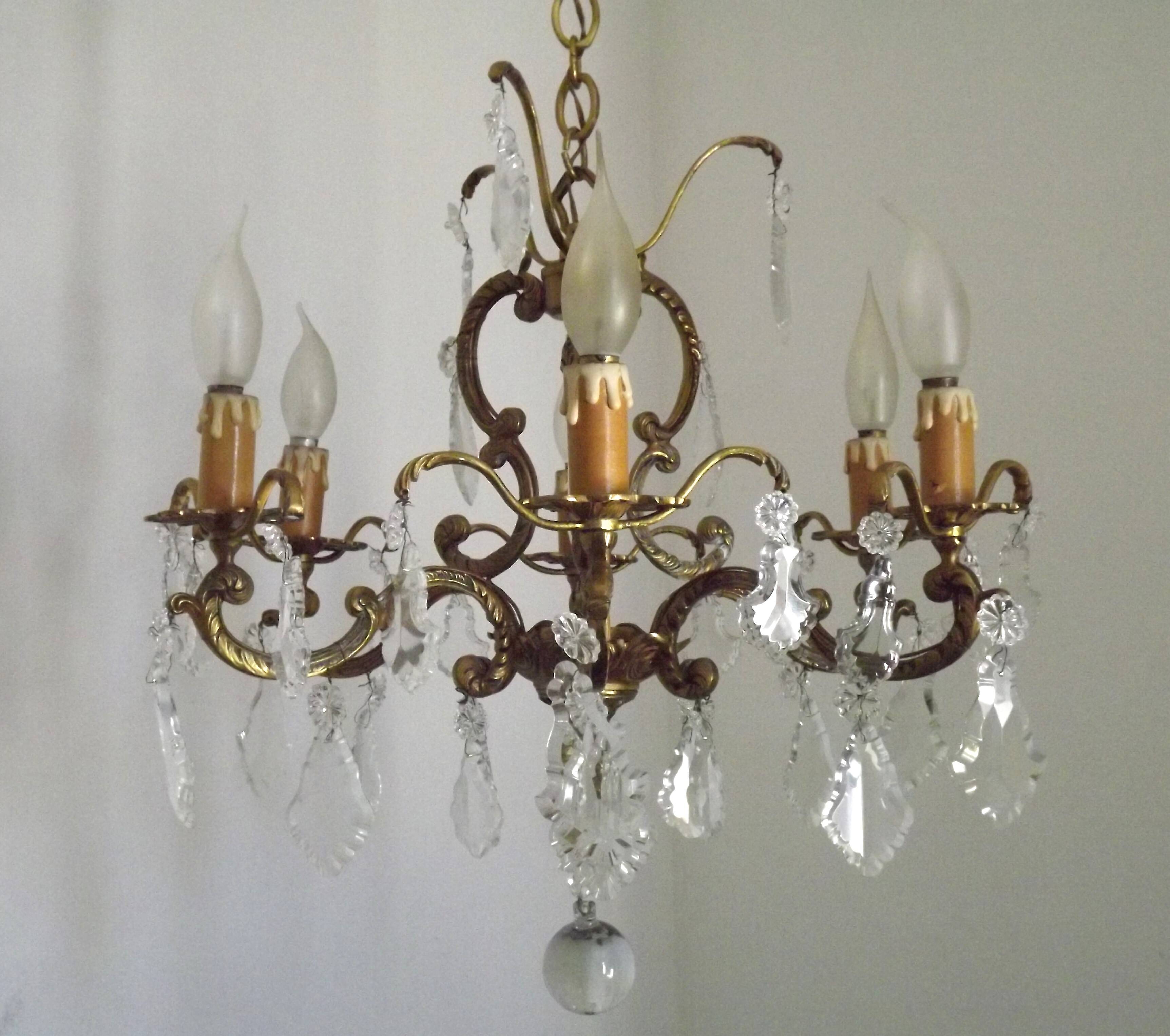 Lustre en bronze à 6 lumières, en cristal, en cage à 3 côtés de style Art Nouveau.