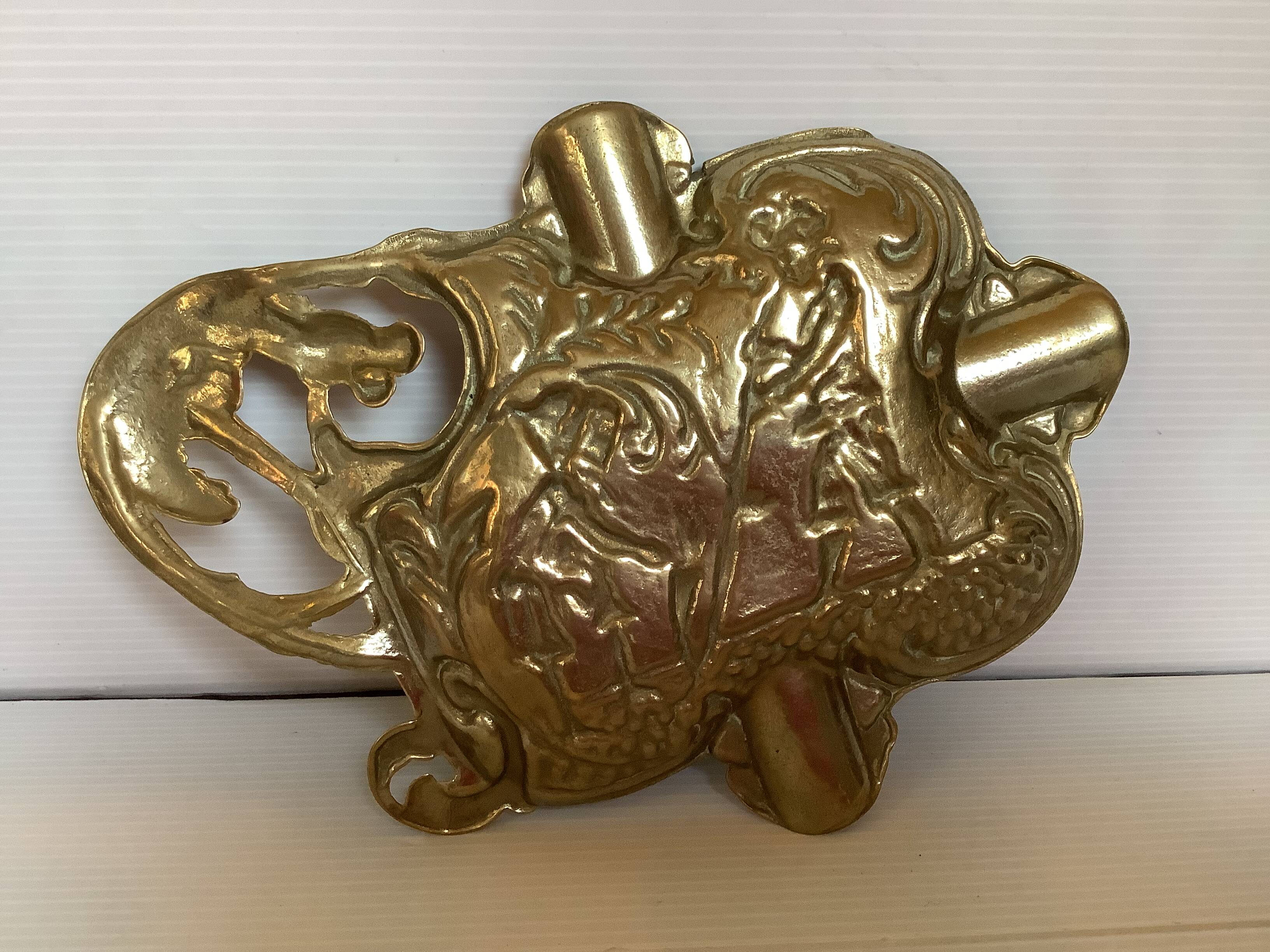 Ashtray glass blowers gargoyle in brass