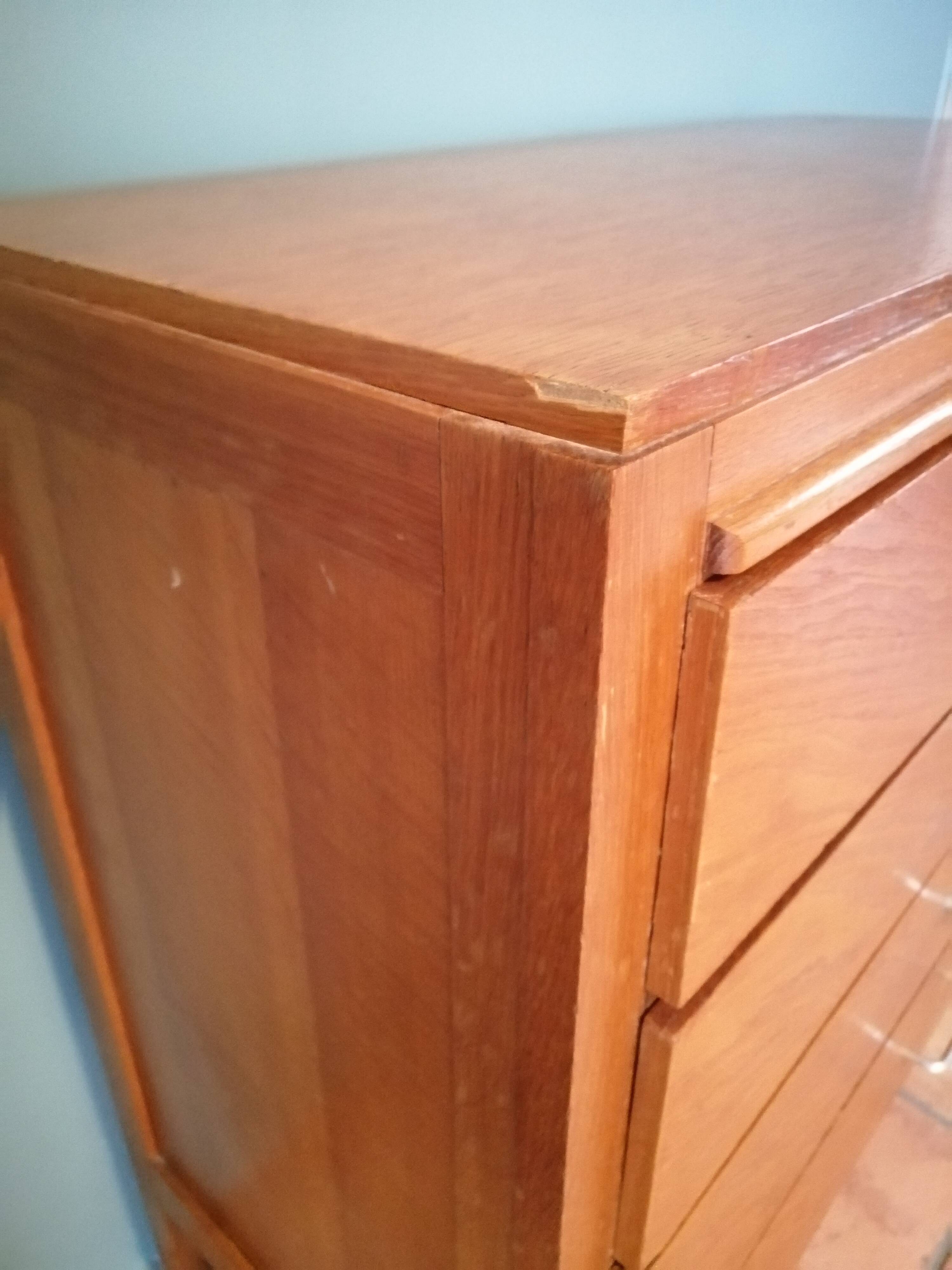 Dresser 70s