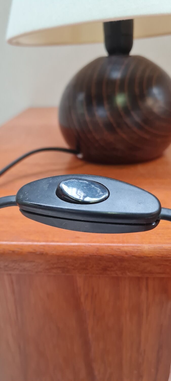 Wooden ball table lamp