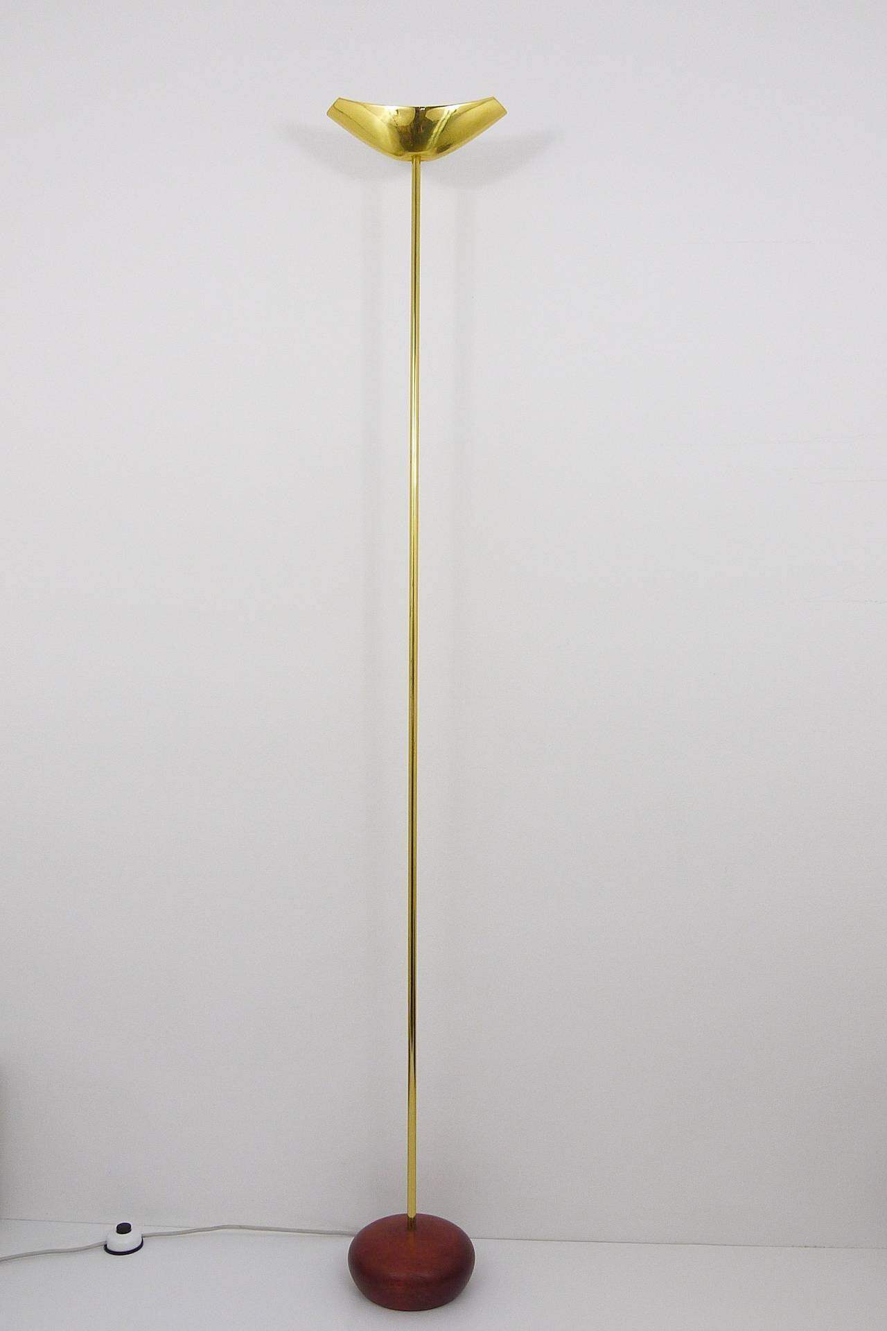 Postmodern floor lamp in brass and wood by Rodolfo Dordoni, Italy, 1980s.