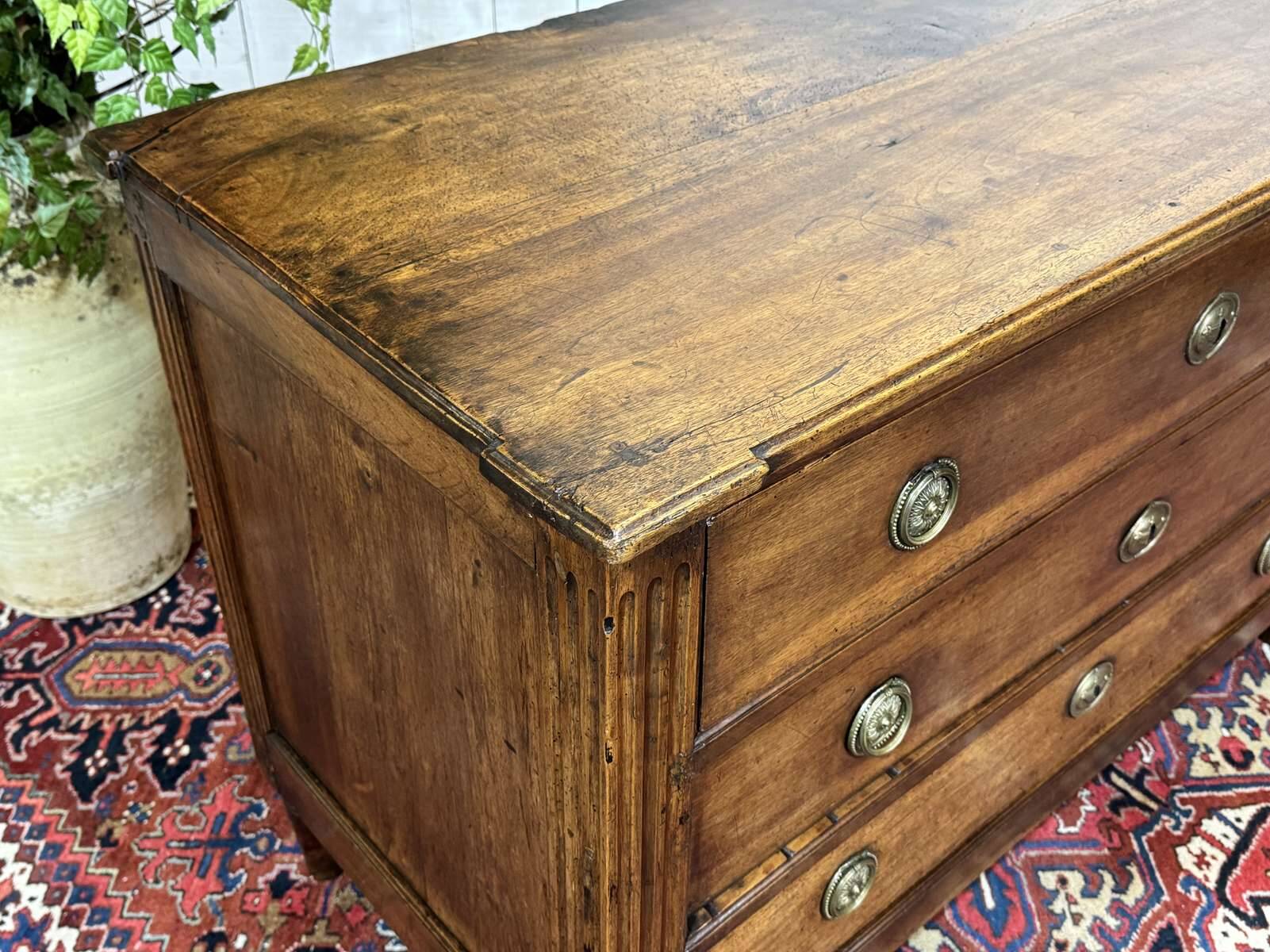 Louis XVI commode from the 18th century in walnut.