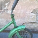 Ancien vélo enfant tricycle