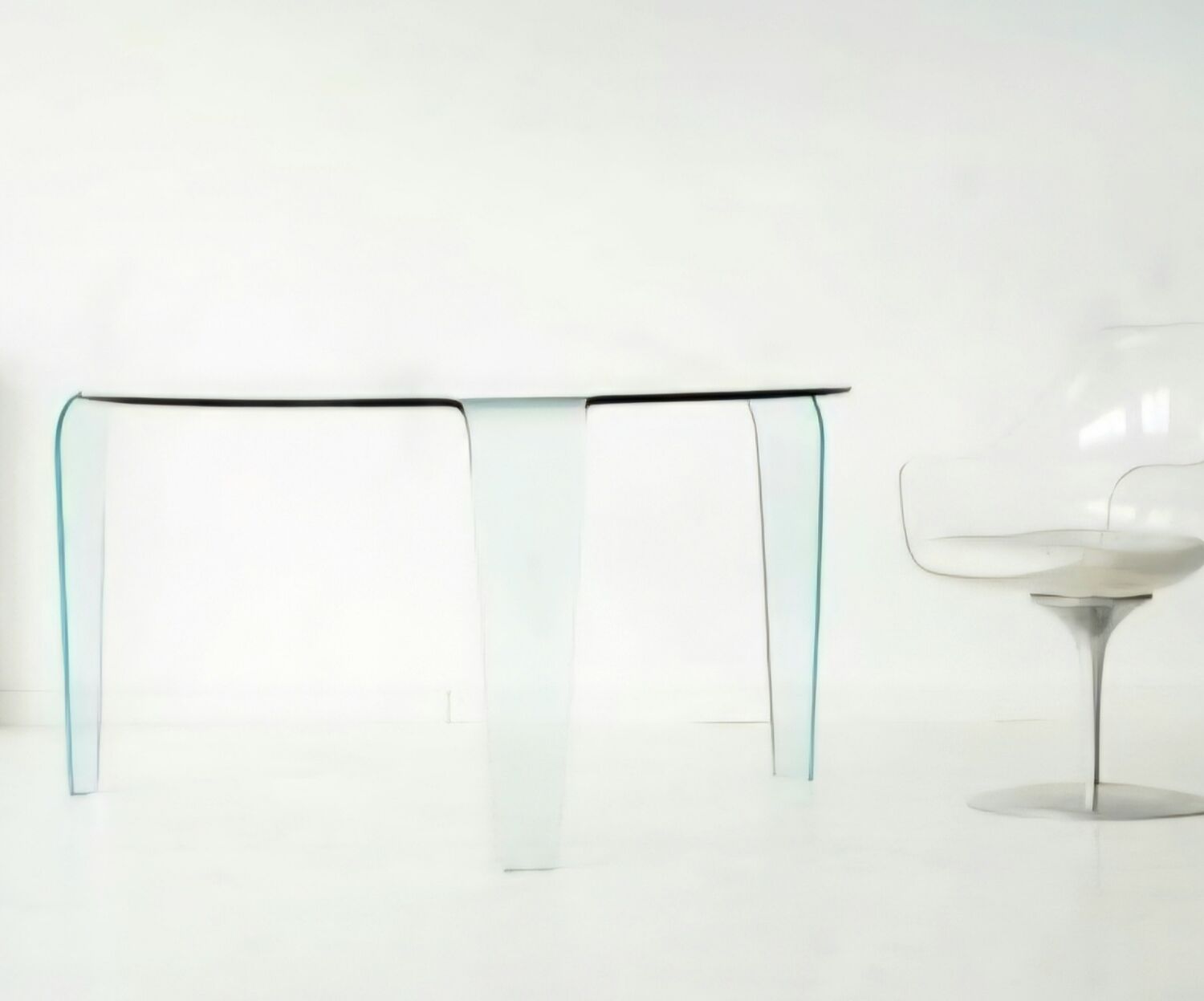 Fiam for Roche Bobois large vintage tripod glass table