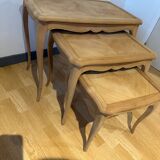 Nesting coffee tables