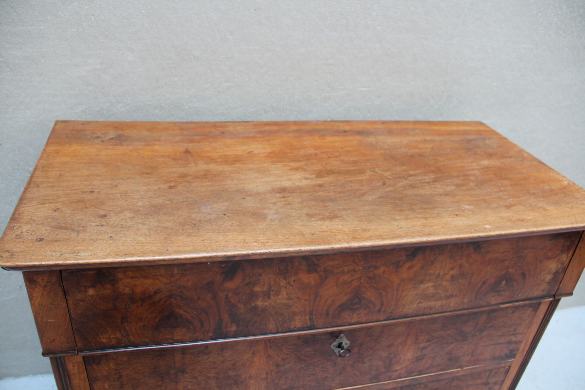 Louis Philippe's dresser in walnut magnifying glass XIX