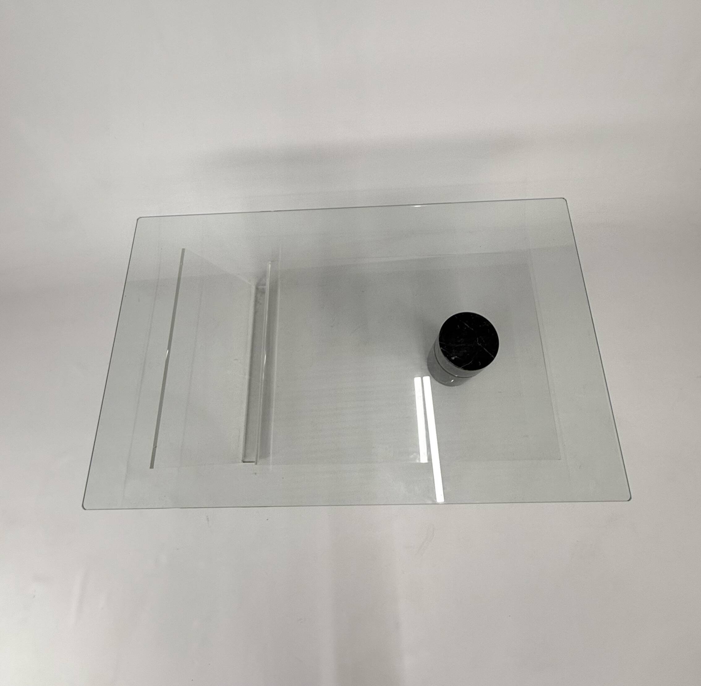 Table basse postmoderne italienne en marbre et verre, années 1990