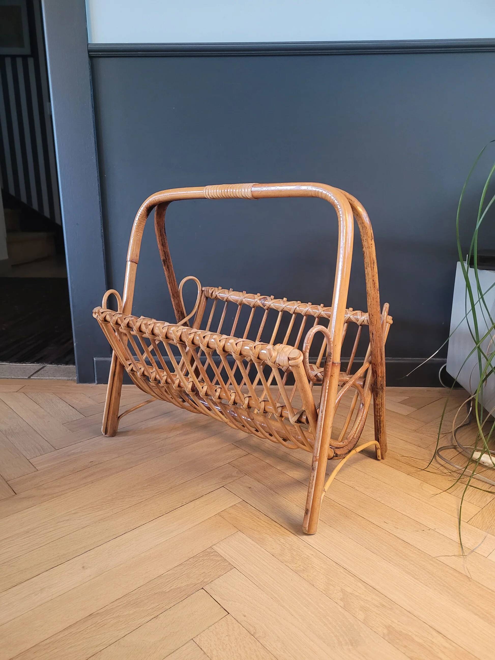 Vintage magazine rack in rattan and bamboo