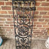 Cast-cast-or-cast door grid