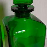Duo de flacons-carafes en verre vert vintages