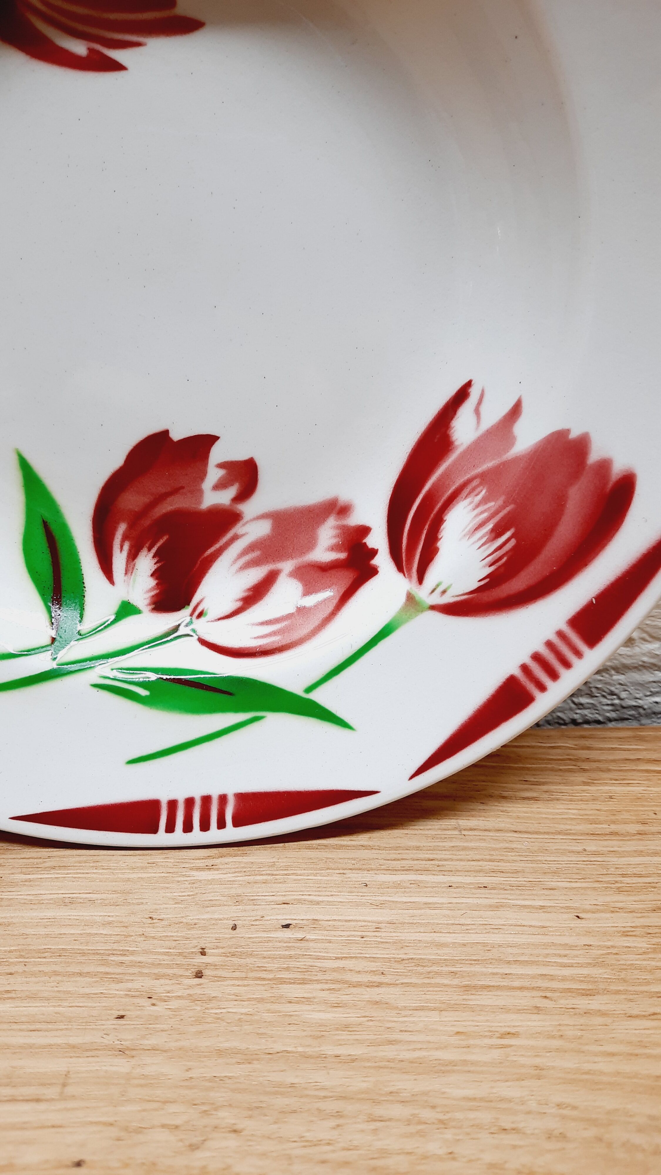 Set 4 pink hollow plates