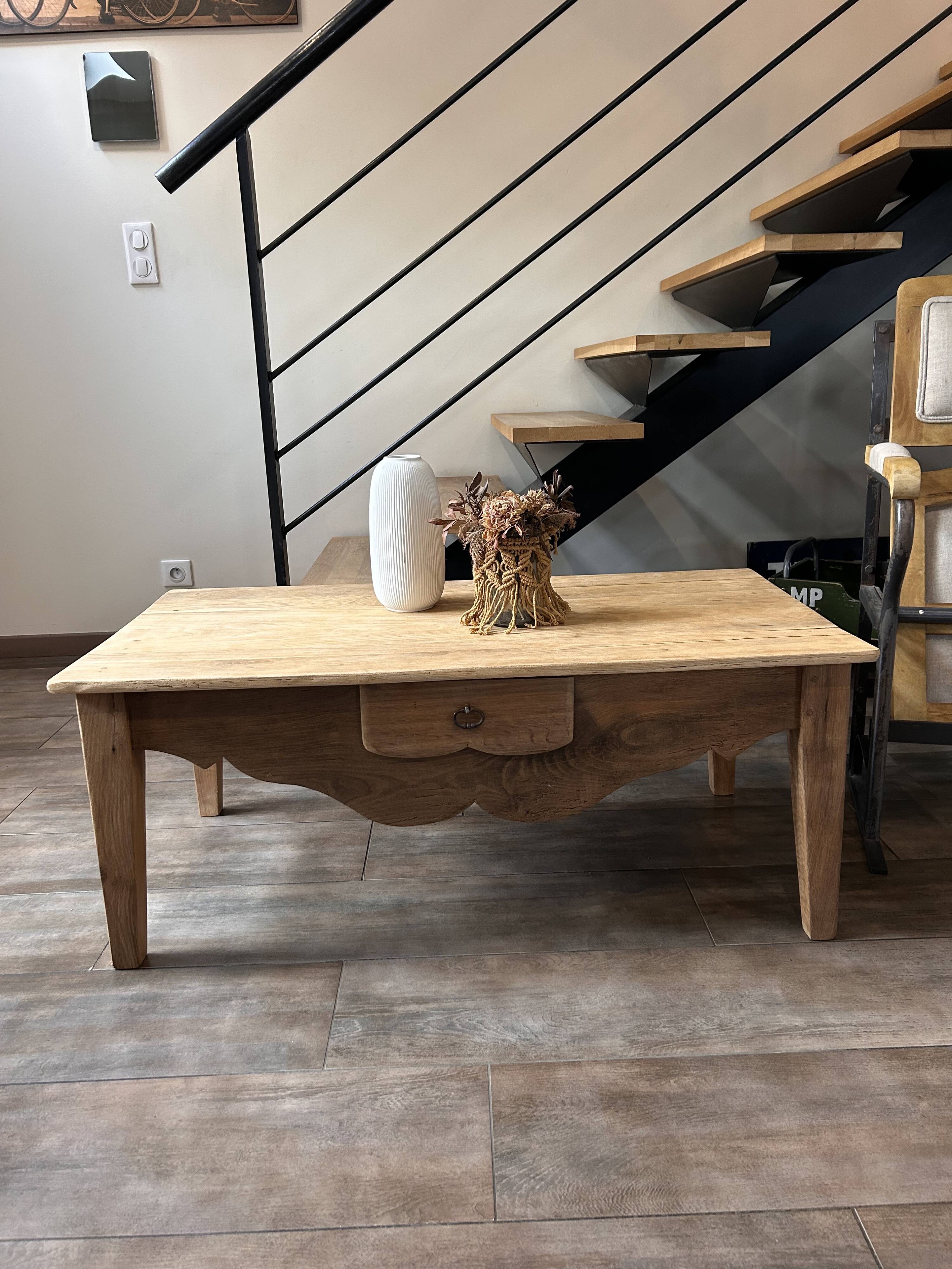 Table basse bois massif avec tiroir