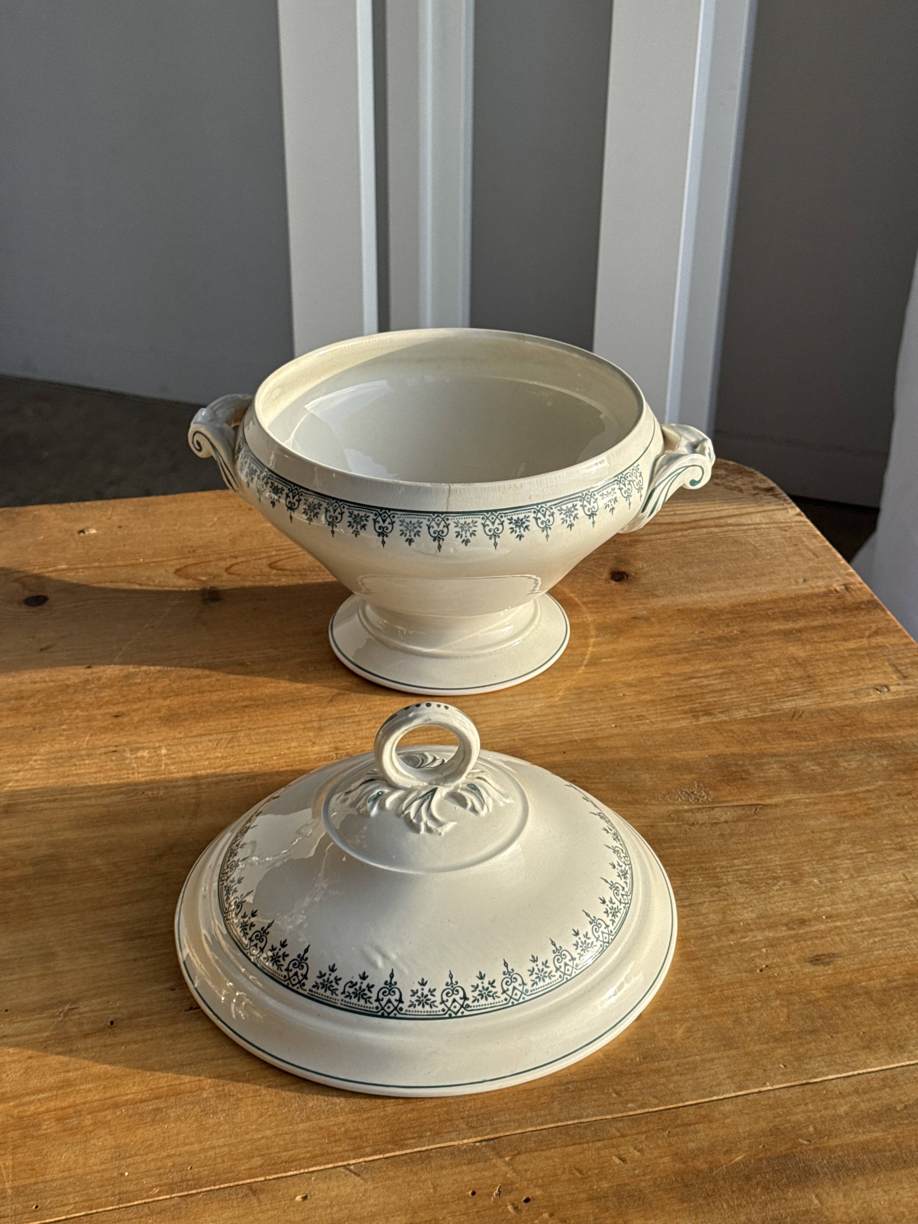 Covered soup tureen or vegetable dish in Saint Amand earthenware H29 D28