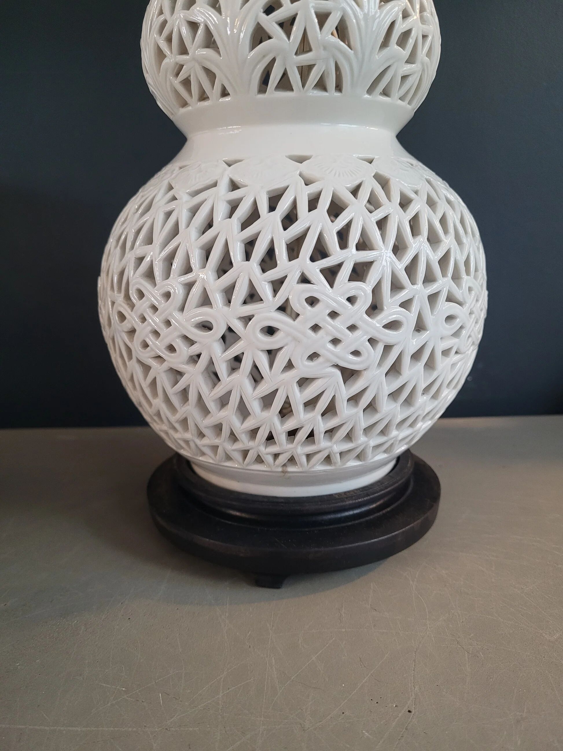 Lampshade in perforated ceramic